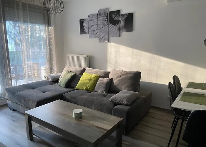 Edison Villa 204
